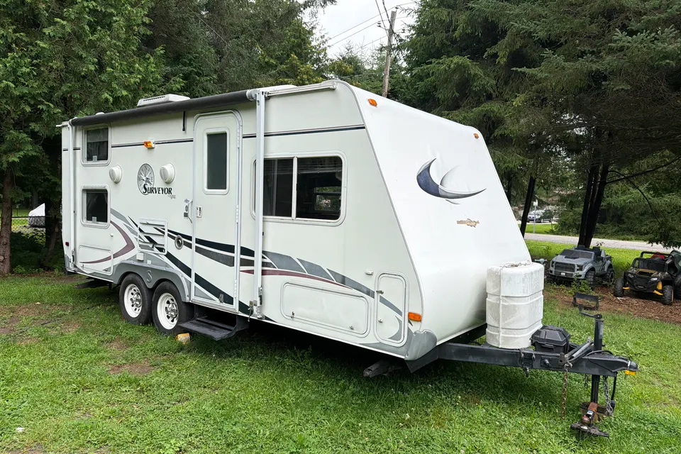 Frank’s Forest River Surveyor Travel Trailer