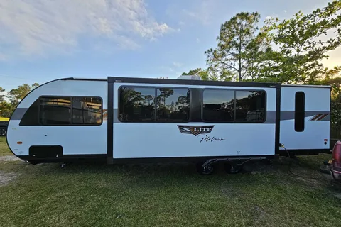 Dustin's Forest River Forest Wildwood Travel Trailer