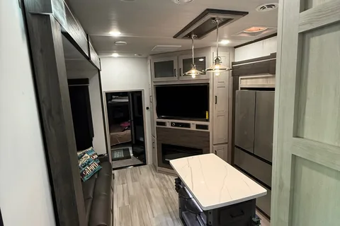 2025 Kings Kastle RV Dog friendly, DELIVER AND SET UP ONLY