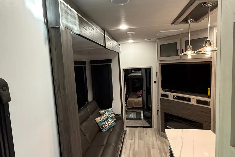 2025 Kings Kastle RV Dog friendly, DELIVER AND SET UP ONLY
