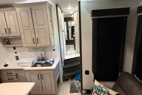2025 Kings Kastle RV Dog friendly, DELIVER AND SET UP ONLY