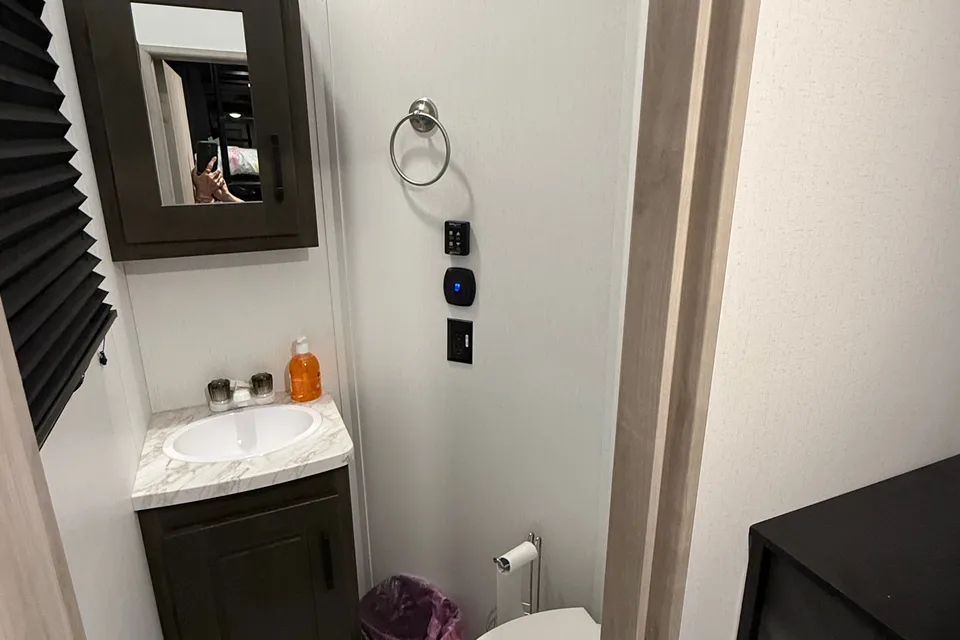 2025 Kings Kastle RV Dog friendly, DELIVER AND SET UP ONLY