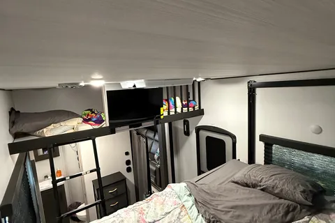 2025 Kings Kastle RV Dog friendly, DELIVER AND SET UP ONLY