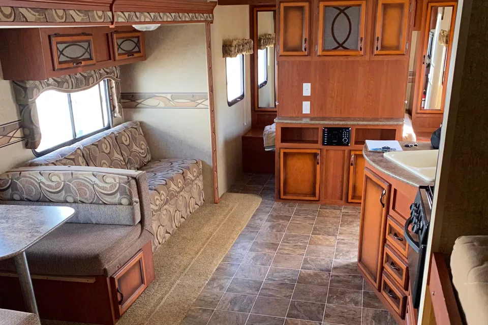 Hilary the 2nd - Clean 28’ Travel Trailer