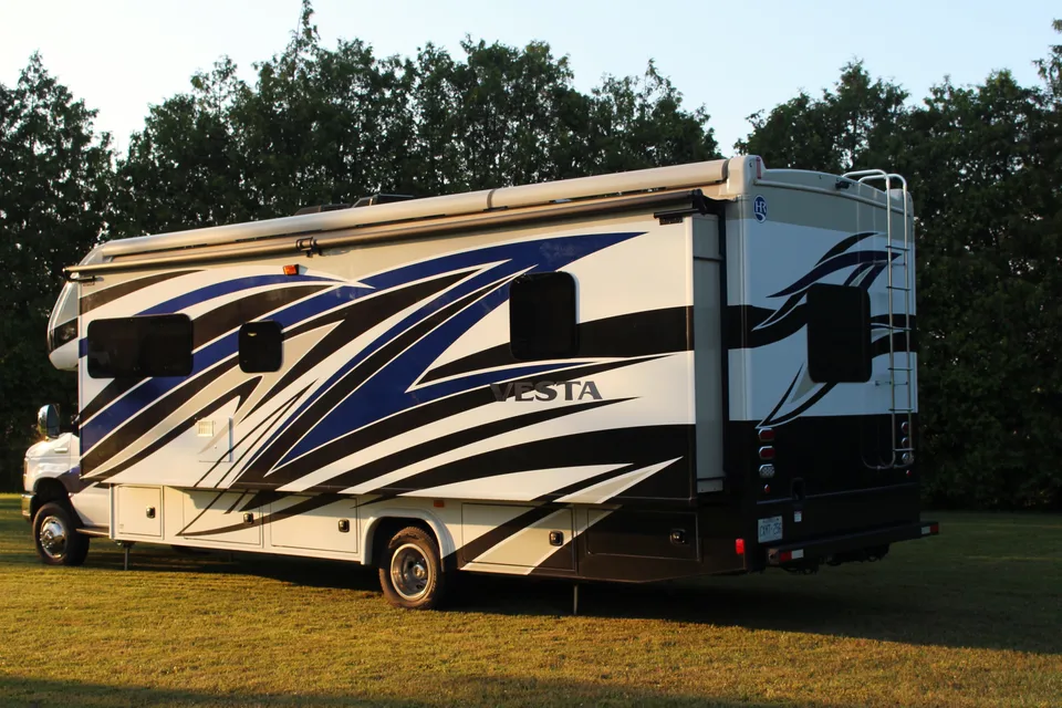 Brad and Kim’s Holiday Rambler Vesta 30f Class C