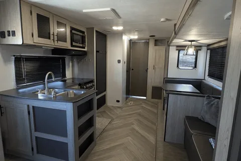 Heartland Prowler 320bh Travel Trailer