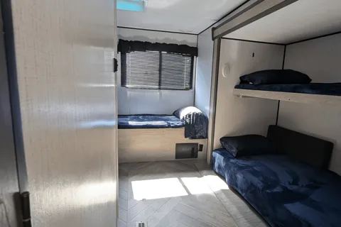 Heartland Prowler 320bh Travel Trailer