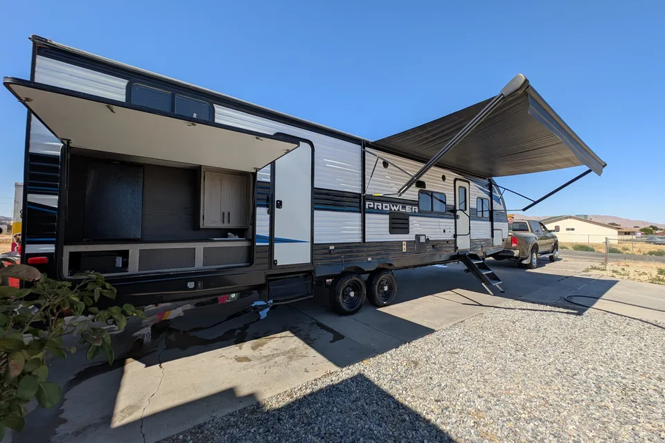 Heartland Prowler 320bh Travel Trailer