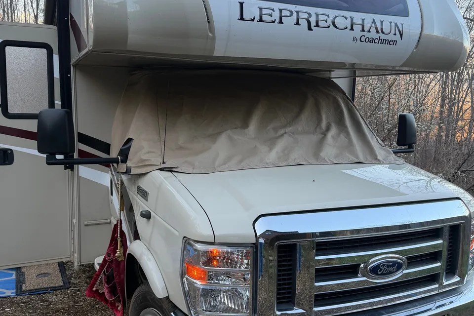 Lucky Coachmen Leprechaun Class C