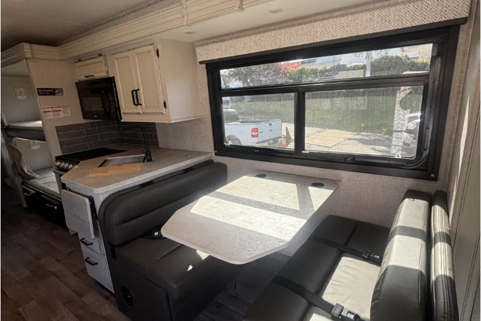 C14 2022 Entegra Coach Odyssey