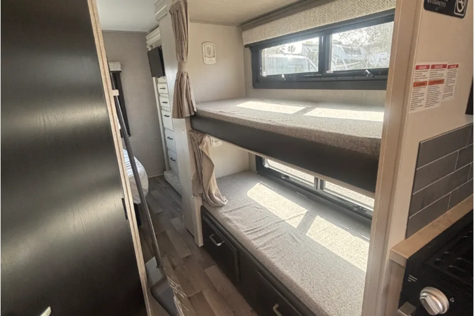 C14 2022 Entegra Coach Odyssey