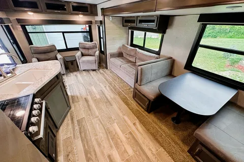 2021 26ft Travel Trailer