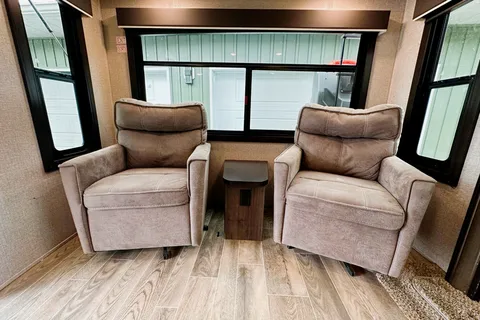 2021 26ft Travel Trailer
