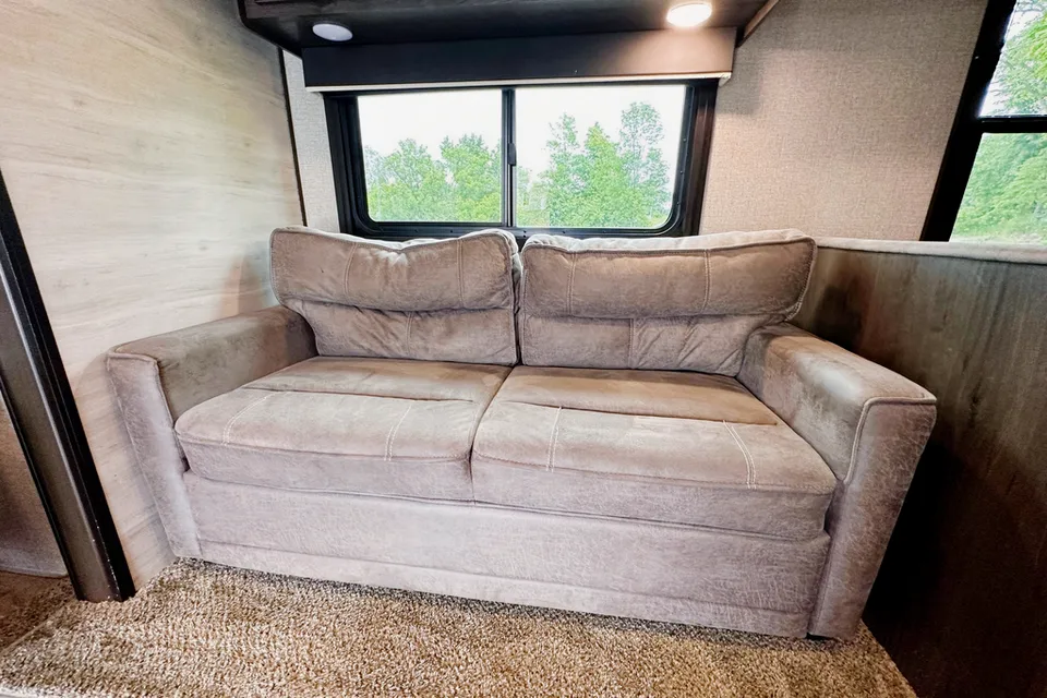 2021 26ft Travel Trailer
