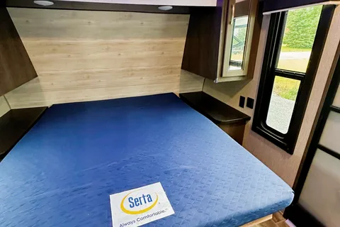 2021 26ft Travel Trailer
