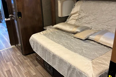 Jim's Thor Motor Coach Mirimar Class A