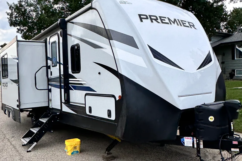 Dan's PREMIER RV w/ Double Slide-Outs