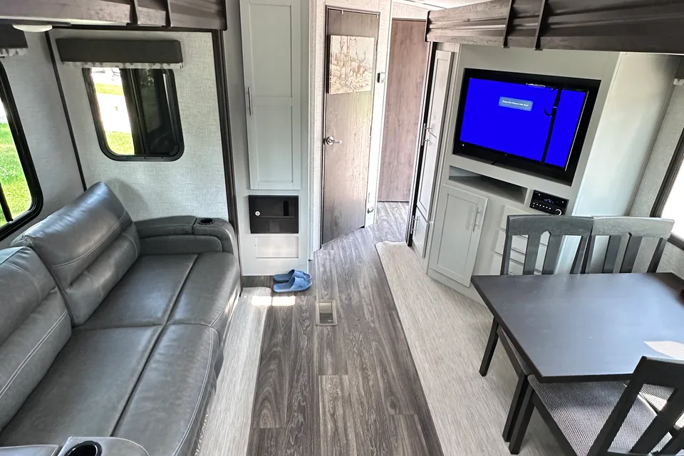 Dan's PREMIER RV w/ Double Slide-Outs