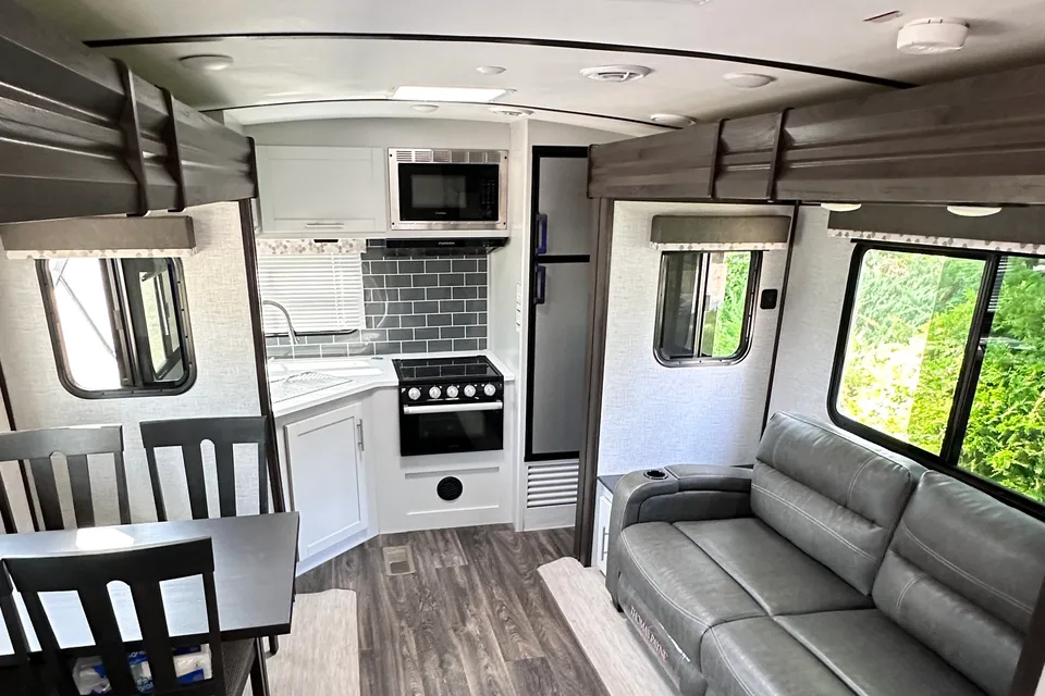 Dan's PREMIER RV w/ Double Slide-Outs