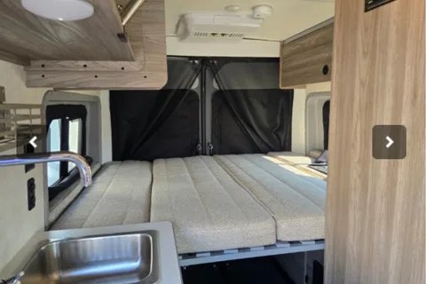 Yang's Winnebago Solis 59P Class B