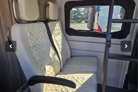 Yang's Winnebago Solis 59P Class B