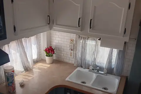 Sha-she-sha the Cozy Camper