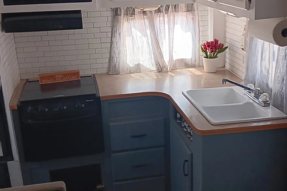 Sha-she-sha the Cozy Camper