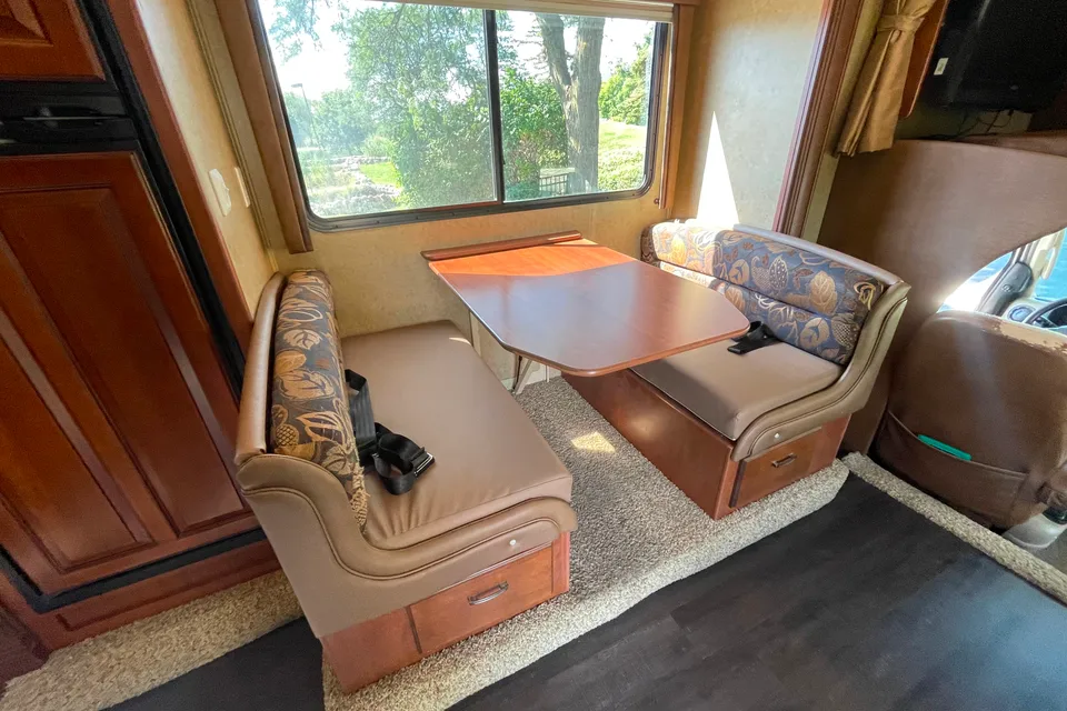 Jackpot Joe's RV #6 (Choctaw Express) UNLIMITED MILES! 31ft