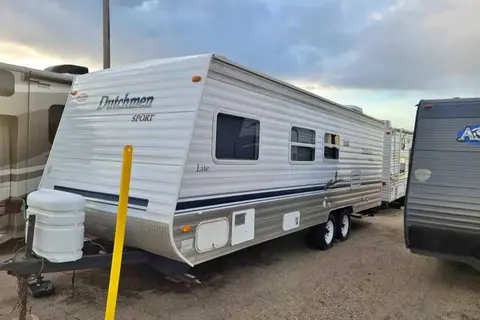 Dutchmen 26ft Travel Trailer