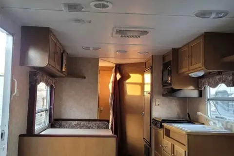 Dutchmen 26ft Travel Trailer