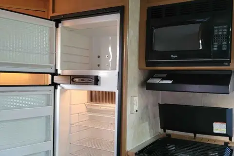 Dutchmen 26ft Travel Trailer