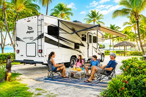 The Hawk - Spotless Family-Ready RV Sleeps 8 owner maintained