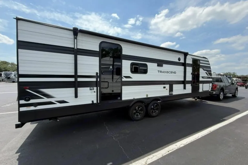Clean & Comfortable 265BTH Camper
