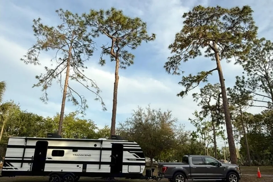 Clean & Comfortable 265BTH Camper
