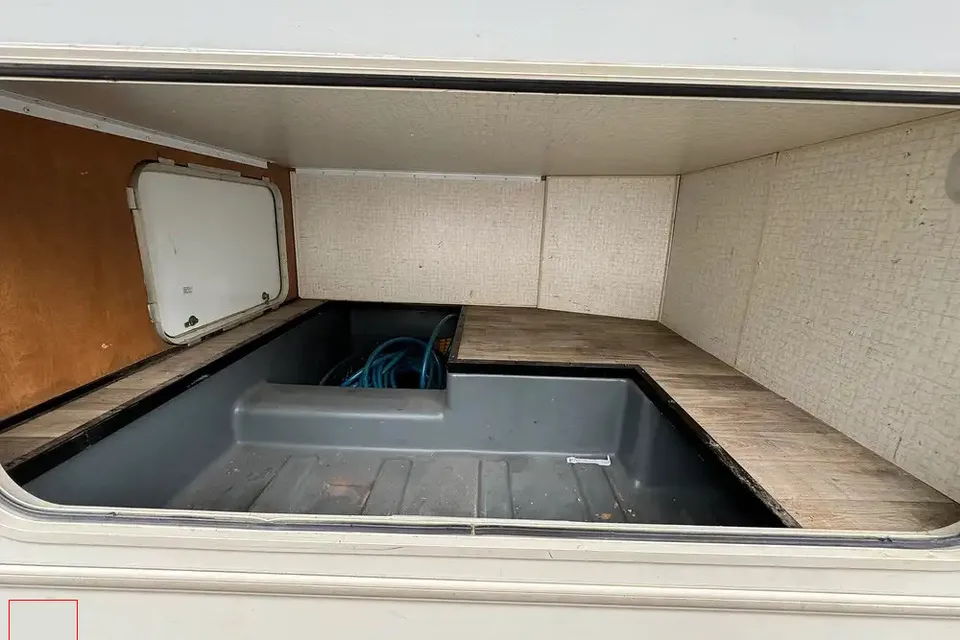 Easy Rider Winnebago Minnie Winnie 25B Class C