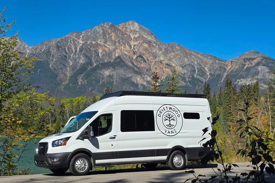 Nomad Retreat | 4-Season Premium Ford Transit AWD