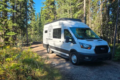 Nomad Retreat | 4-Season Premium Ford Transit AWD
