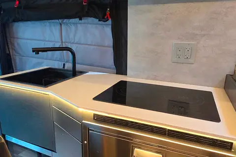 Nomad Retreat | 4-Season Premium Ford Transit AWD