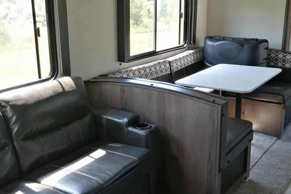 Emily's Prime Time Avenger Travel Trailer