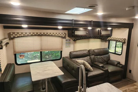 Ray Rays Travel Trailer with outdoor kitchen and bunk room