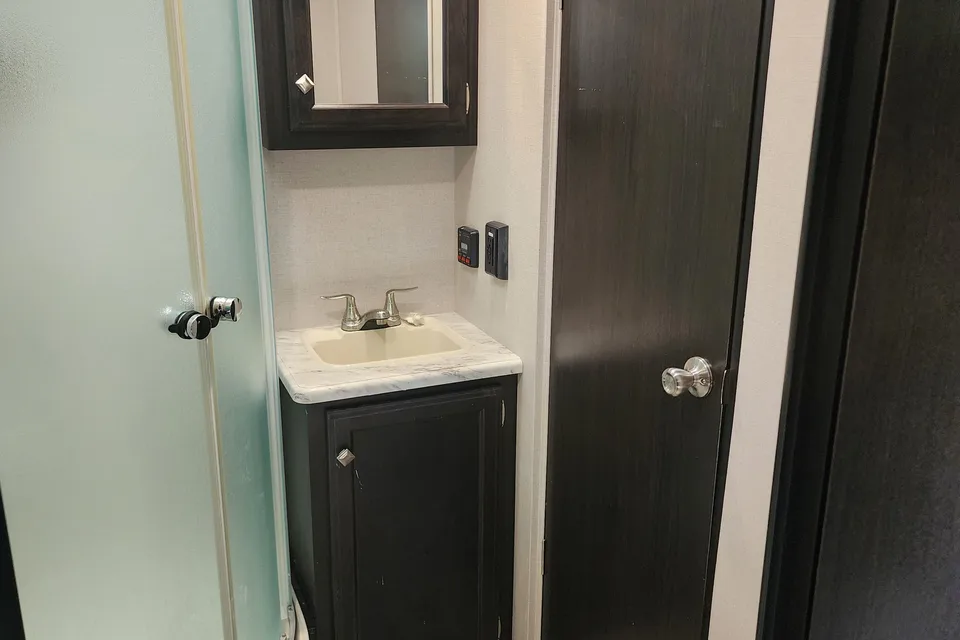Ray Rays Travel Trailer with outdoor kitchen and bunk room