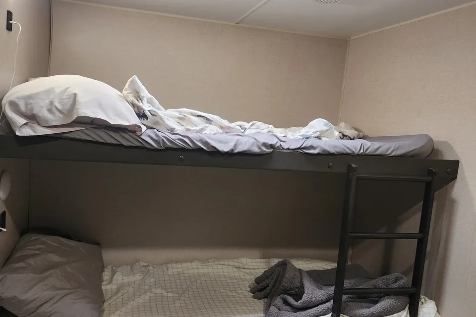 Ray Rays Travel Trailer with outdoor kitchen and bunk room