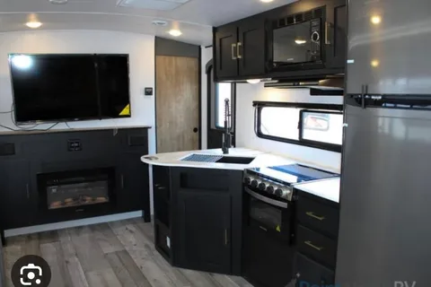 Freddy's Keystone Springdale 282BH Travel Trailer