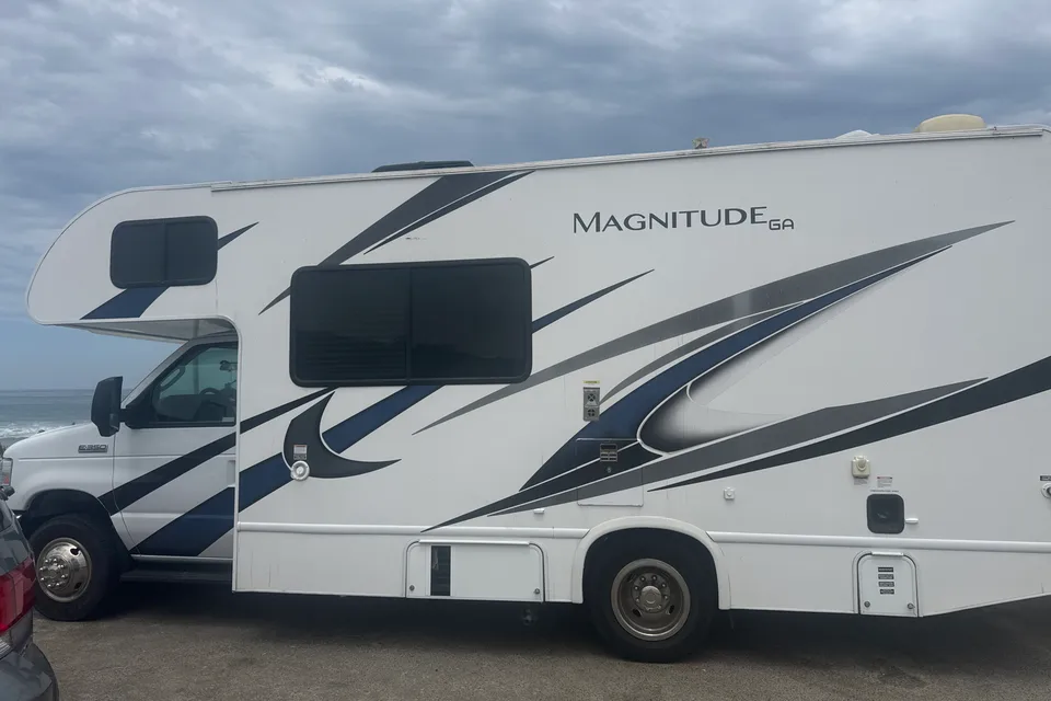 HieuDung's Thor Motor Coach 2022 magnitude ga22 Class C