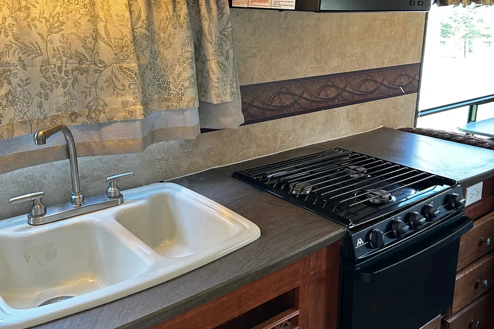 Carla's Jayco Jay Feather Travel Trailer