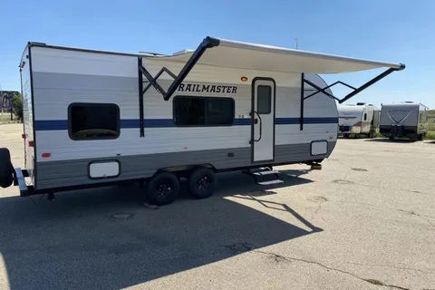 07 - 2023 - GULF STREAM - BUNKS - 3900lbs - SLEEPS 7