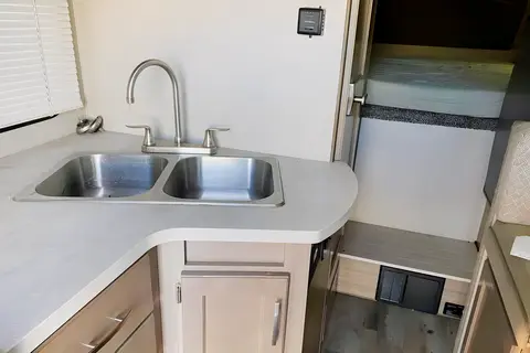 2020 Adventurer 86fb truckCamper