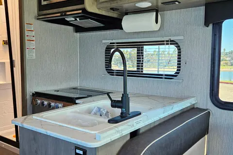 *ALL INCLUSIVE* 2022 Freelander 27QB