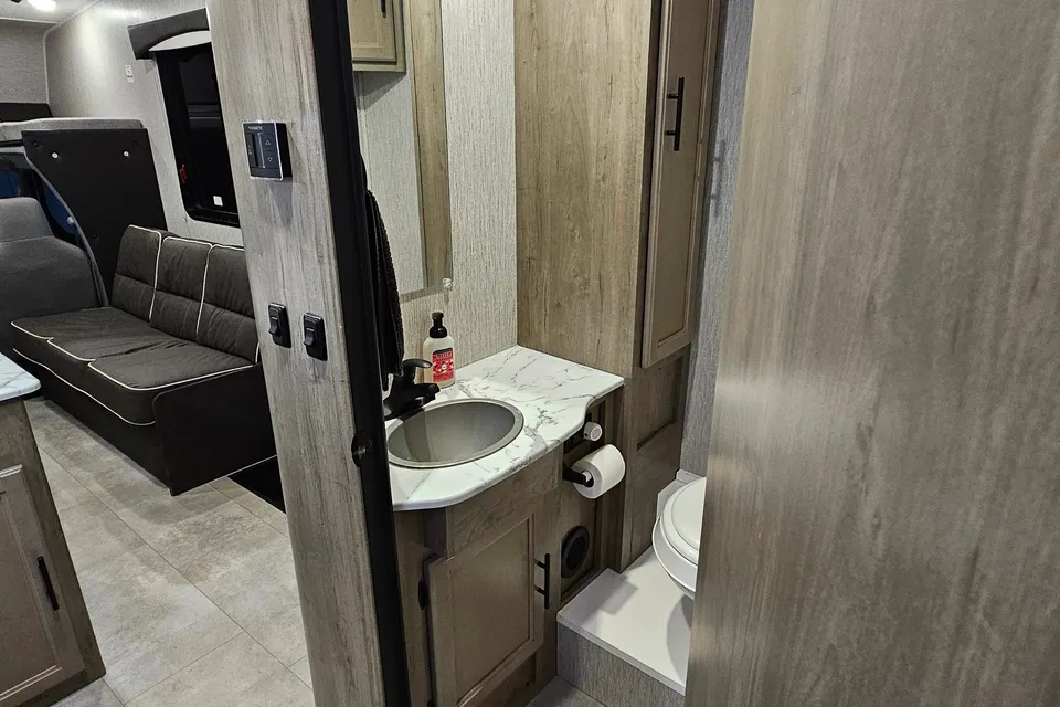 *ALL INCLUSIVE* 2022 Freelander 27QB