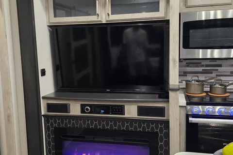 2024 Keystone Avalanche Fifth Wheel